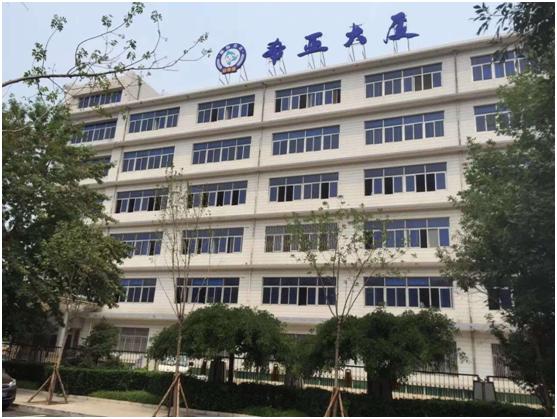 開干洗店哪里可以學(xué)干洗技術(shù)？開干洗店洗衣技術(shù)要專業(yè)