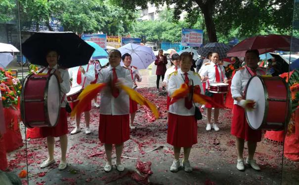 江蘇開(kāi)干洗店成本 由加盟實(shí)際規(guī)模來(lái)決定